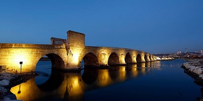 Mimar Sinan'ın Şaheseri; Tarihi  Kanuni Sultan Süleyman Köprüsü