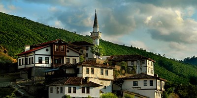 Sakin şehir Taraklı tarihi konaklarıyla ilgi çekiyor 