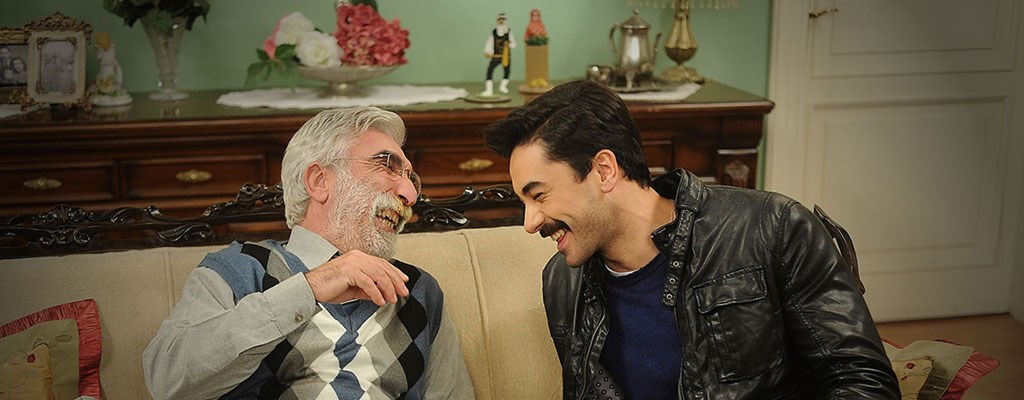 gurbette-ask-bir-yastikta