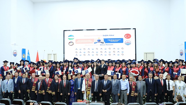 ozbekistandaki-sbu-saglik-hizmetleri-meslek-yuksekokulu-nda-mezuniyet-toreni-du