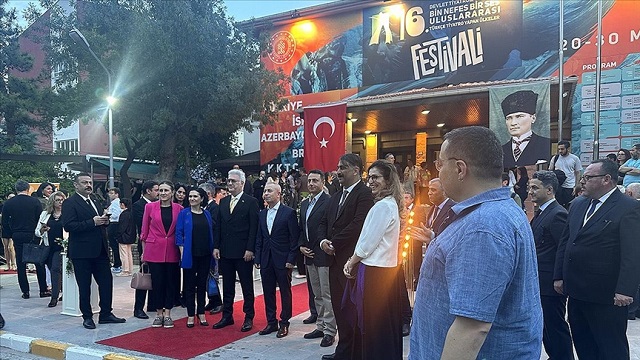 16-bin-nefes-bir-ses-uluslararasi-turkce-tiyatro-yapan-ulkeler-festivali-baslad