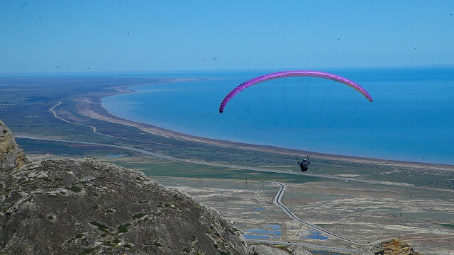 azerbaycanda-yamac-parasutu-sporu-yayginlasiyor