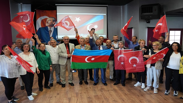 azerbaycanin-106-kurulus-yil-donumu-istanbulda-etkinlikle-kutlandi