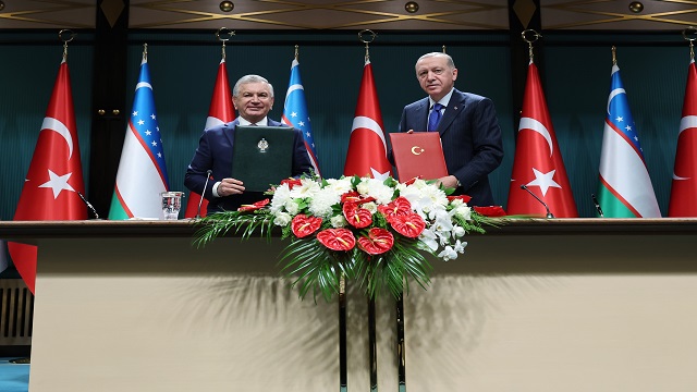 turkiye-ile-ozbekistan-arasinda-18-anlasma-imzalandi