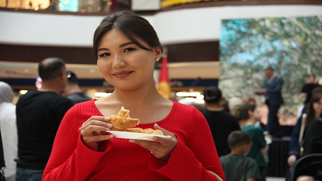 kirgizistanda-asirlik-tariflerle-turk-lezzetleri-etkinligi-duzenlendi
