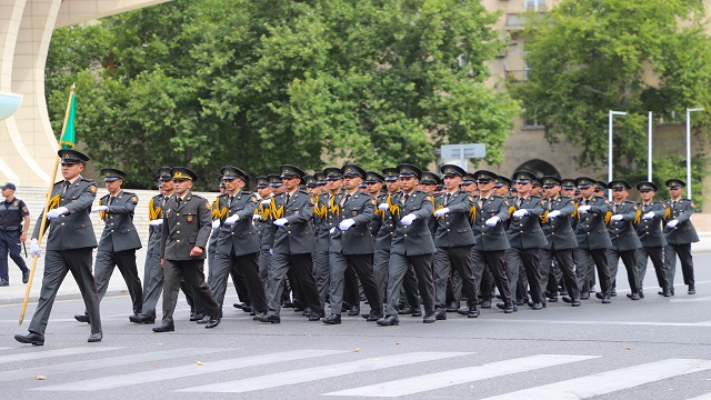 azerbaycan-ordusunun-106-kurulus-yili-kutlaniyor
