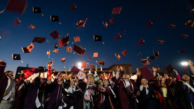 kirgizistan-turkiye-manas-universitesi-23-donem-mezunlarini-ugurladi