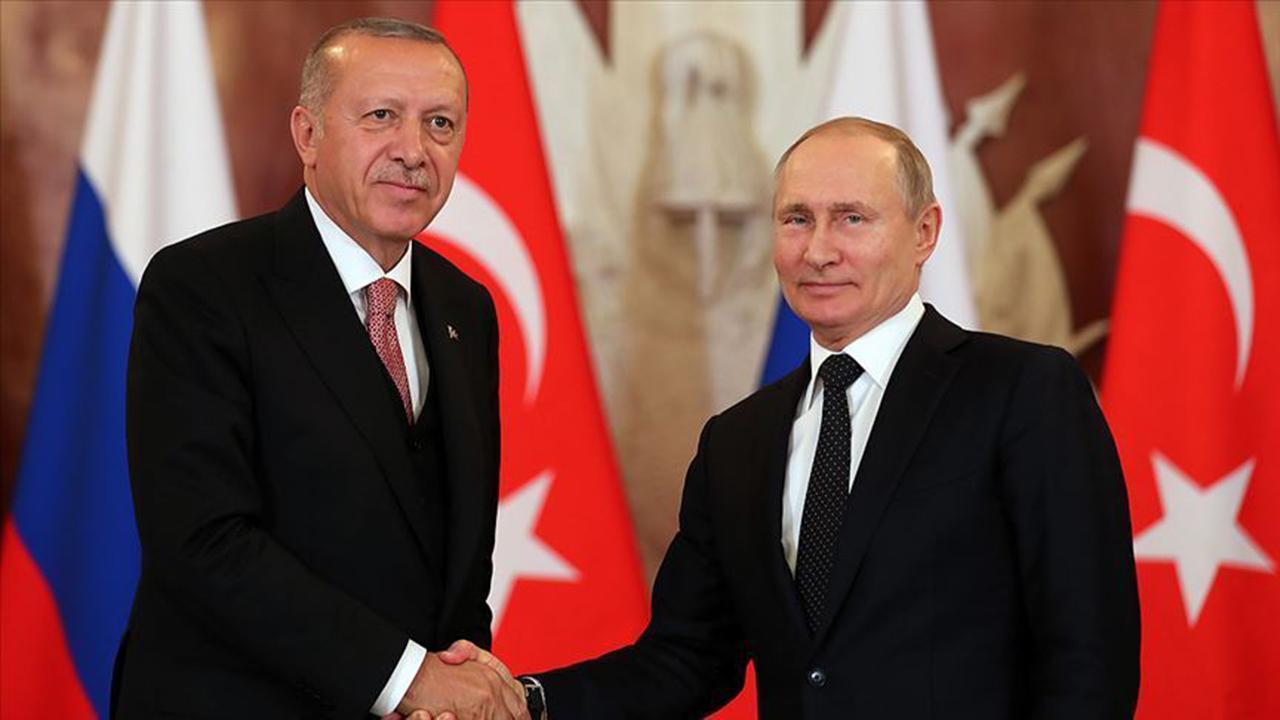 cumhurbaskani-erdogan-astanada-putin-ile-gorustu