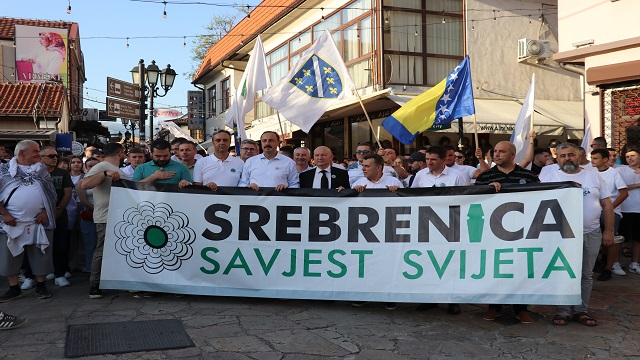 kuzey-makedonyada-srebrenitsa-soykirimi-kurbanlari-anildi