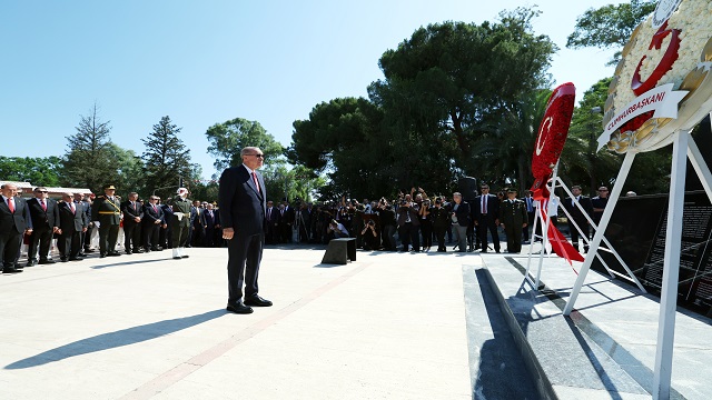 cumhurbaskani-erdogan-kktcde-ataturk-anitina-celenk-sundu