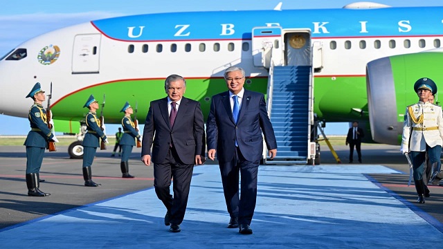 ozbekistan-cumhurbaskani-mirziyoyev-resmi-ziyarette-bulunmak-uzere-kazakistand