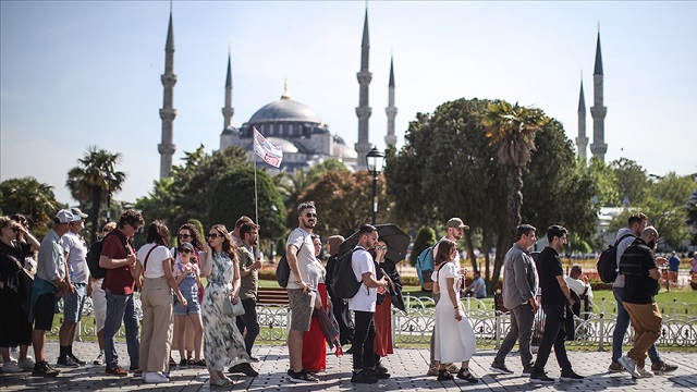 istanbul-yilin-ilk-6-ayinda-8-5-milyonu-askin-yabanci-turist-agirladi