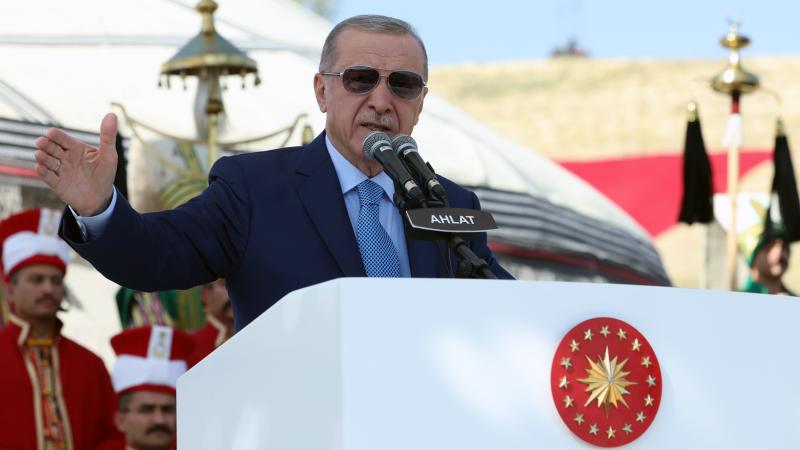 cumhurbaskani-erdogan-ahlat-bin-yil-oncesinden-bugune-kurulan-bir-iman-kultur