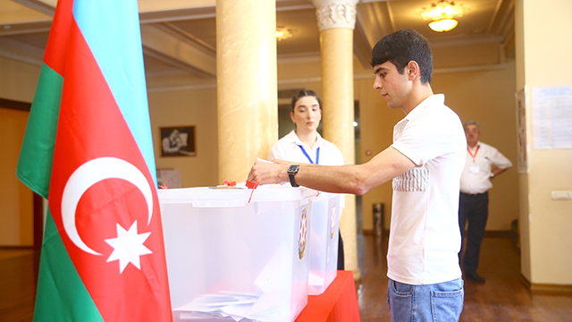 azerbaycan-sandik-basinda