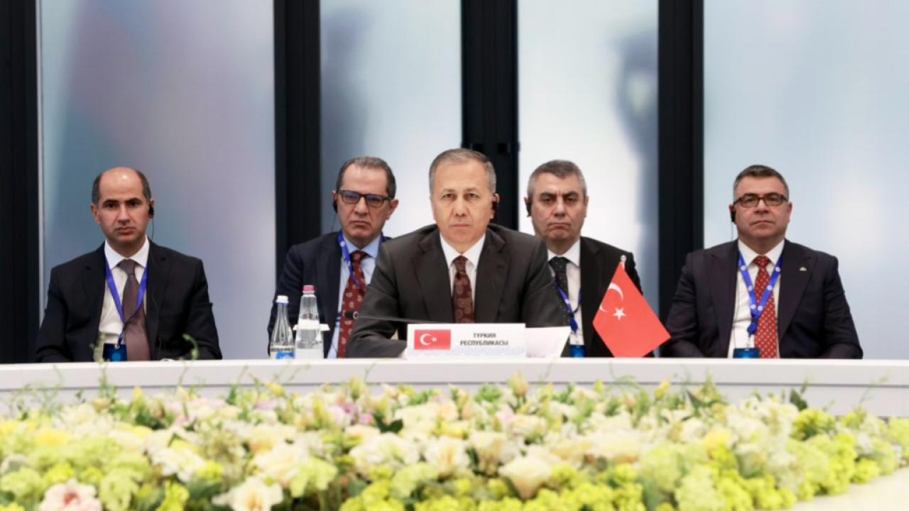 bakan-yerlikaya-tdt-icisleri-bakanlari-toplantisina-katildi