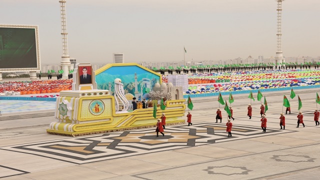 turkmenistan-bagimsizliginin-33-yilini-kutluyor