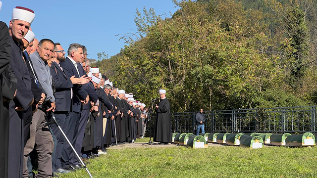 bosna-hersekteki-sel-felaketinde-hayatini-kaybedenler-icin-toplu-cenaze-toreni