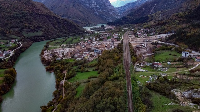 bosna-hersekteki-sel-felaketinin-ardindan-hasar-giderme-calismalari-suruyor