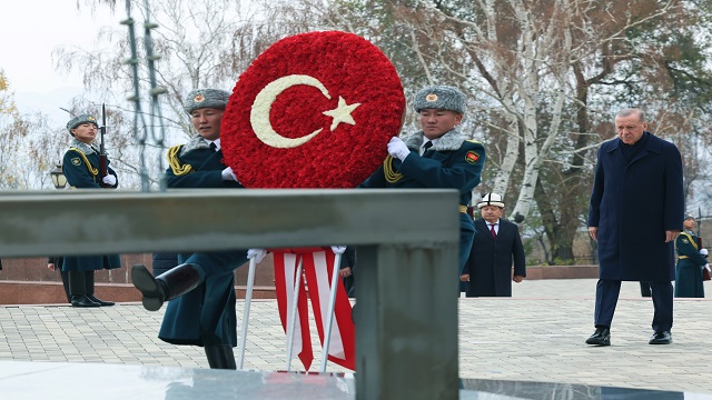 cumhurbaskani-erdogan-kirgizistanda-resmi-torenle-karsilandi