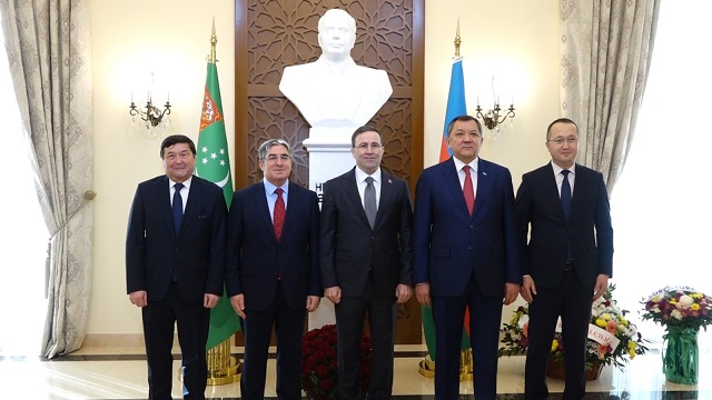 turkmenistanda-azerbaycan-bayrak-gunu-kutlandi