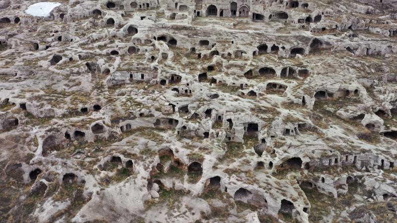 kapadokyadaki-yer-alti-sehirleri-turistlerin-ilgi-odagi-oldu