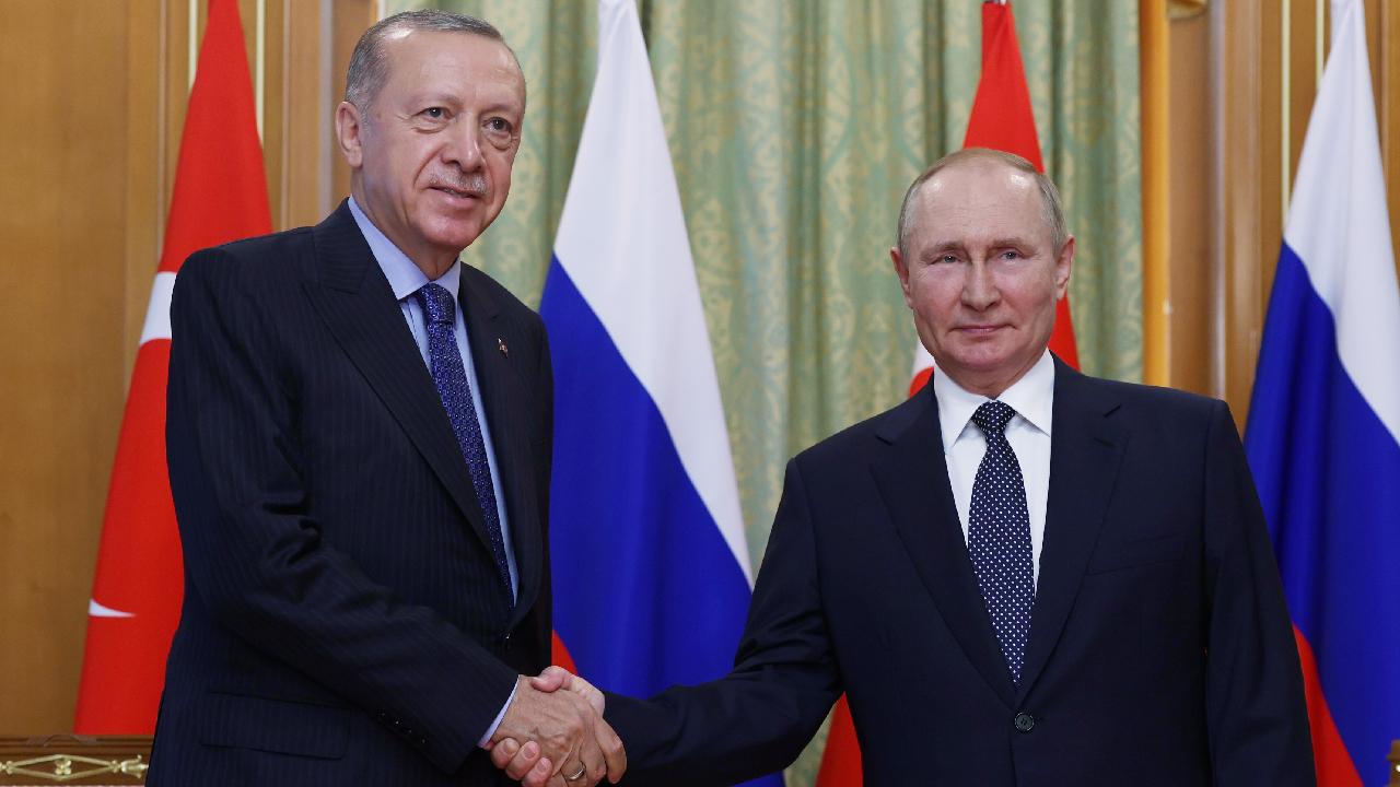 cumhurbaskani-erdogan-rusya-devlet-baskani-putin-ile-telefonda-gorustu