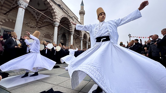 hazreti-mevlananin-751-vuslat-yil-donumu-uluslararasi-anma-torenleri-basladi