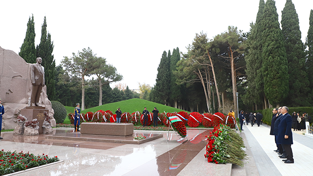 haydar-aliyev-vefatinin-21-yilinda-aniliyor