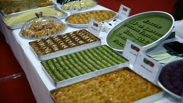 azerbaycanda-13-geleneksel-baklava-festivali-duzenlendi