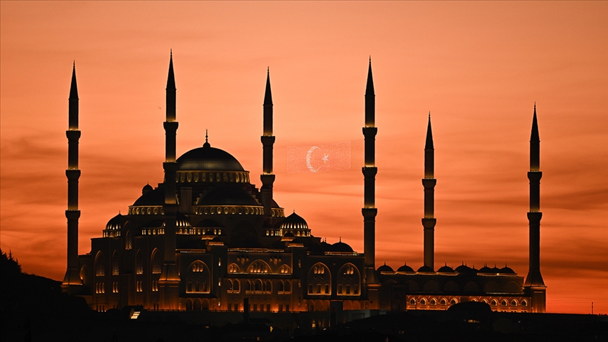 mukaddes-uc-aylar-bugun-basladi