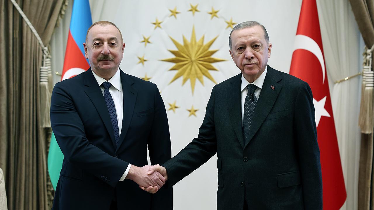 cumhurbaskani-erdogan-aliyev-ile-gorustu