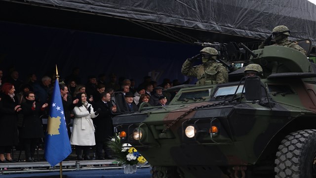 kosova-bagimsizliginin-17-yil-donumunu-kutluyor