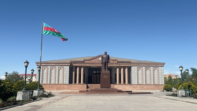 igdir-nahcivan-dogal-gaz-boru-hatti-nahcivanda-sevincle-karsilandi