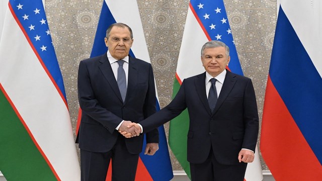 ozbekistan-ve-rusya-stratejik-ortaklik-ve-muttefikligin-pekistirilmesini-gorust