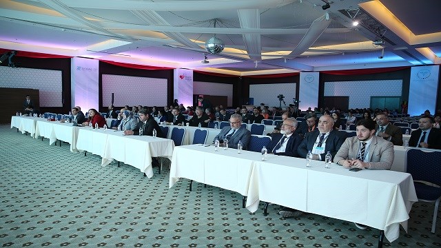 turk-ilac-sanayi-sektoru-kutu-bazinda-ulkede-kullanilan-ilaclarin-yuzde-90ini-u