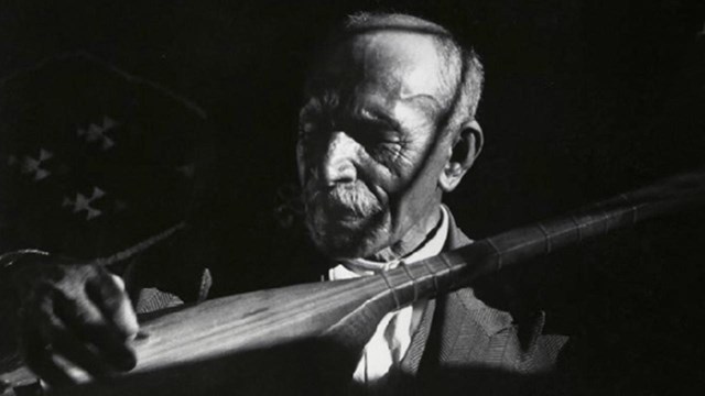 asik-veyselin-hayati-ve-eserlerinin-yer-aldigi-web-portali-hizmete-girdi