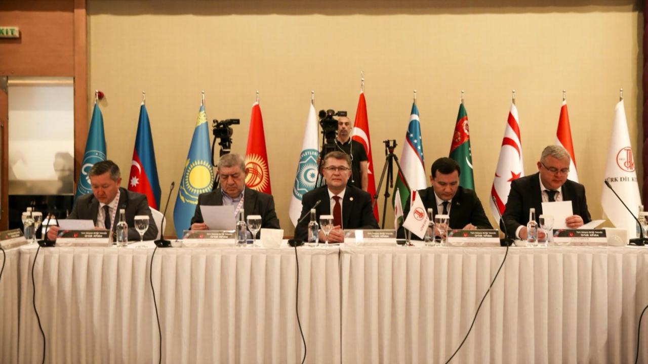 turk-dunyasi-birligi-yolunda-ortak-alfabe-calistayi