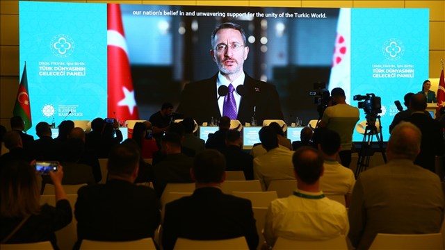 bakude-dilde-fikirde-iste-birlik-turk-dunyasinin-gelecegi-paneli-duzenlen