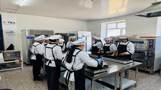 tika-mogolistan-da-mesleki-egitim-alaninda-destegini-surduruyor