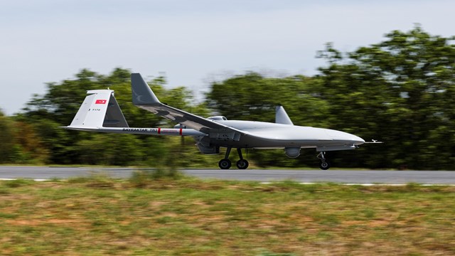 bayraktar-tb2t-ai-siha-kendi-irtifa-rekorunu-kirdi