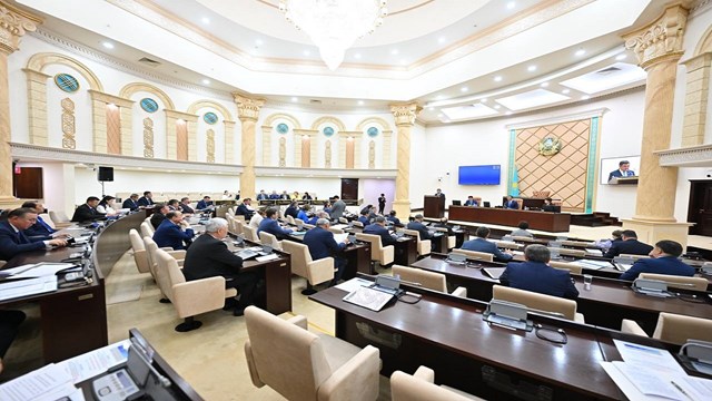 kazakistan-parlamentosu-tdtnin-kurucu-belgesinde-degisikliklerin-yapilmasini-on