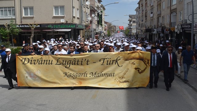 karamanda-748-turk-dil-bayrami-ve-yunus-emreyi-anma-etkinlikleri-suruyor