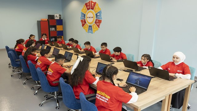 t3-vakfi-azerbaycanda-iki-yeni-bilim-merkezi-kurdu