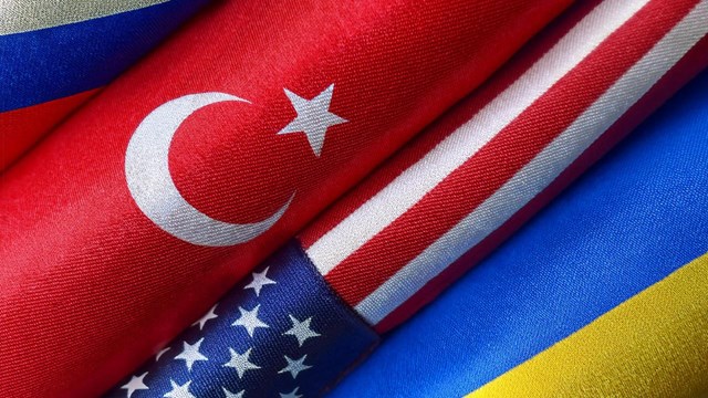 rusya-ve-ukrayna-barisin-sartlarini-istanbulda-gorusecek