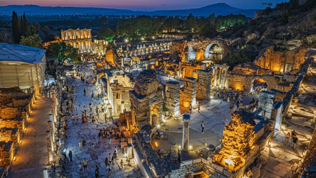 turkiyenin-27-tarihi-mekani-geceleri-de-ziyaretci-agirlayacak