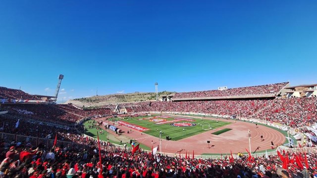 iranda-sampiyon-traktorun-taraftarlarindan-dunya-tezahurat-rekoru