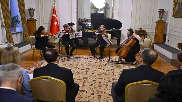 rusyada-19-mayis-ataturk-u-anma-genclik-ve-spor-bayrami-turk-genclerinin-kons