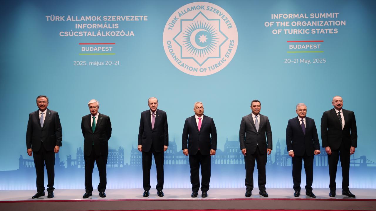 turk-dunyasi-macaristanda-bulustu