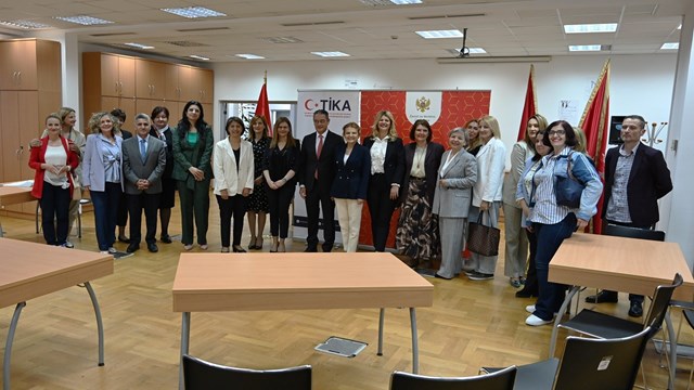 tika-dan-karadag-egitim-hizmetleri-mudurlugune-ofis-mobilyasi-destegi