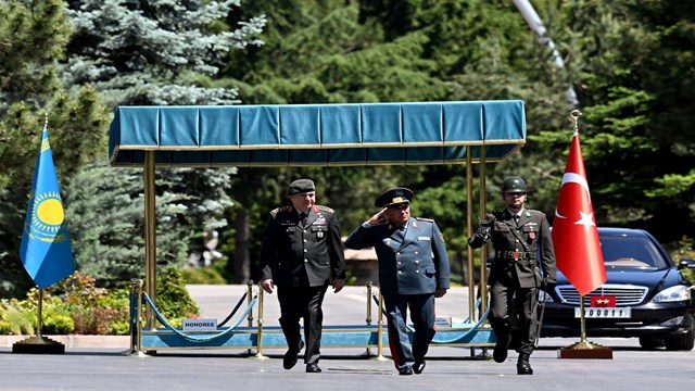 genelkurmay-baskani-orgeneral-gurak-kazakistan-genelkurmay-baskani-tumgeneral-k